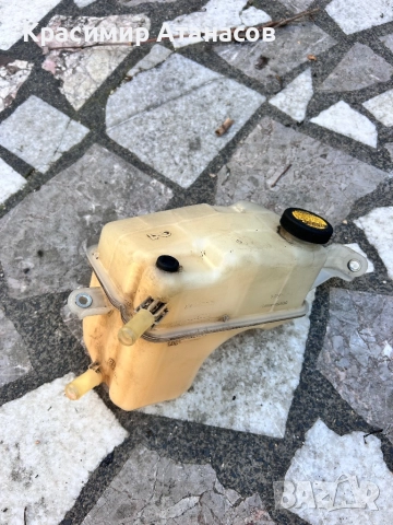 16480-26030. Разширително казанче антифриз за Тойота Авенсис T27. D-4D.  126кс.150кс. 2009-2014