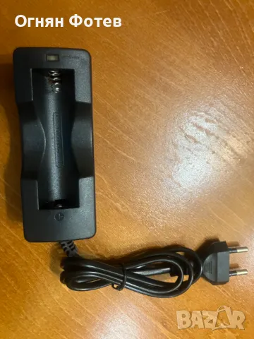 Зарядно на 3,7V Li-Yon Модел: ZJ3009