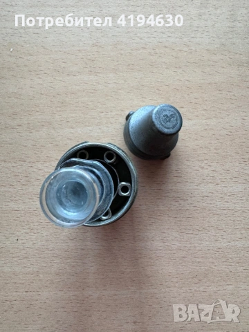 Винтидж стъклена спринцовка, игли и метален стерилизационен контейнер, снимка 3 - Други ценни предмети - 53251692