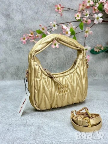чанти Miu Miu , снимка 14 - Чанти - 50627040