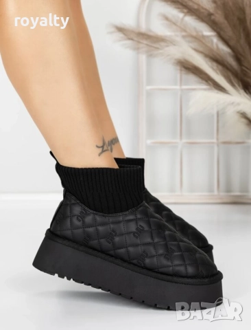 Miu Miu равни боти - черни, снимка 3 - Дамски боти - 52529201