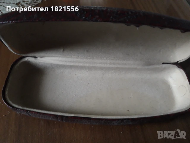 твърд калъф за очила, снимка 2 - Слънчеви и диоптрични очила - 51317401