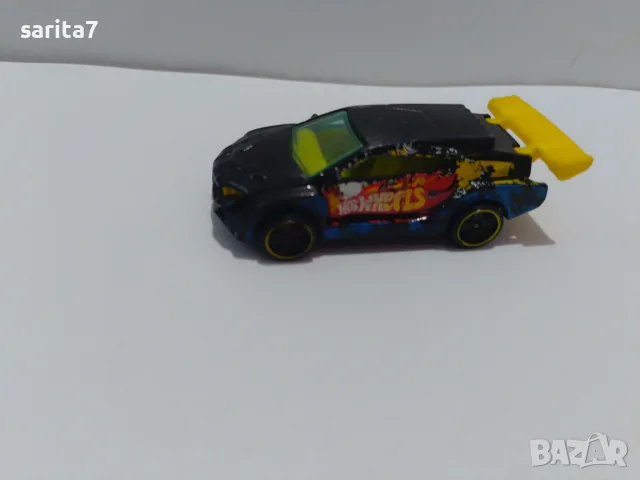 Модел количка на Хот уилс / Hot Wheels (мащаб 1:64) с жълт спойлер и пламъци, снимка 3 - Колекции - 56228207