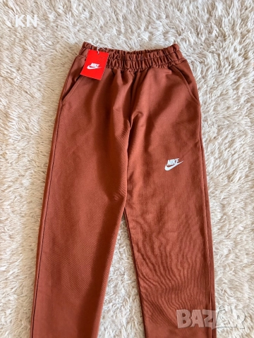 Кафяво долнище Nike – размер S , снимка 3 - Спортни екипи - 56179760