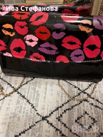 Уникална лачена чанта клъч целувки с устни , снимка 2 - Чанти - 35832933