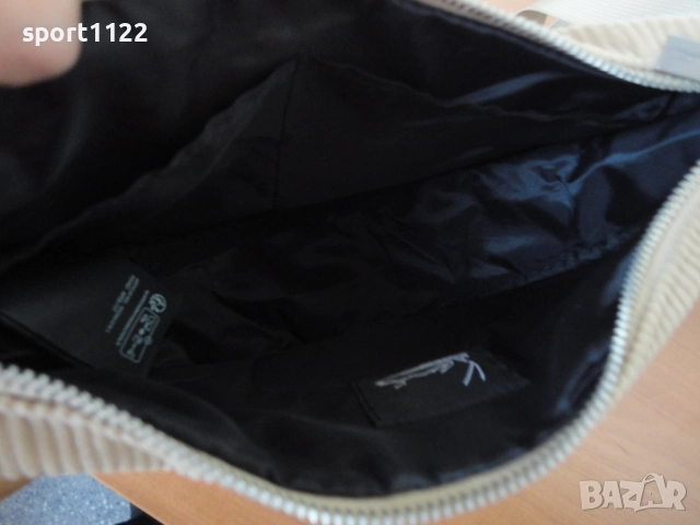 Karl Kani/дизайнерска чанта банан, снимка 8 - Чанти - 52226927