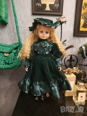 Стара порцеланова кукла 