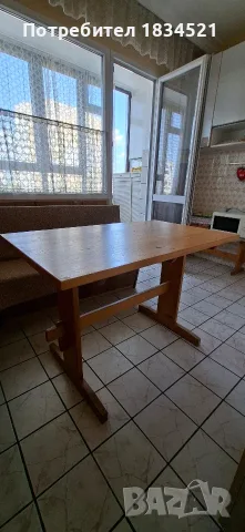 Дървена кухненска маса
