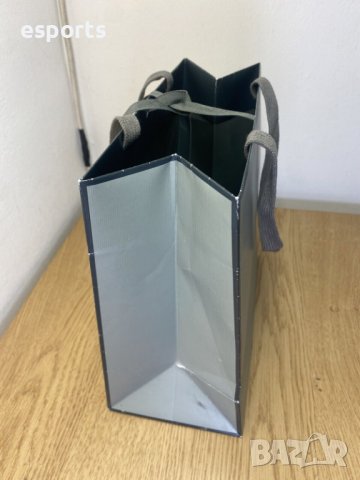 Автентична бутикова Tom Ford подаръчна торба 31 x 26 cm gift bag TF , снимка 5 - Други - 42064560