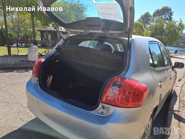 Toyota Auris 1.4 i 16V VVT-i , снимка 8 - Автомобили и джипове - 52013686