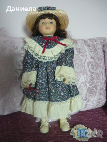 Колекционерска порцеланова кукла BEATRICE