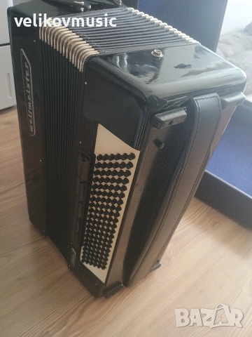 Акордеон Велтмайстер Стела 120 баса, снимка 3 - Акордеони - 53591175