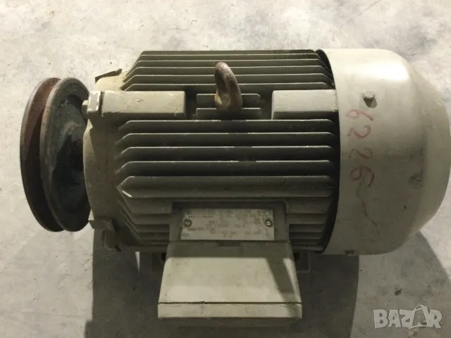 Трифазен електро мотор Сименс , снимка 2 - Електродвигатели - 49691795