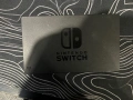 Nintendo switch с 2 игри и две SD карти + подарък , снимка 2
