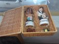 Две колекционерски свирещи бутилки порцелан с кутия, снимка 1 - Антикварни и старинни предмети - 41578423