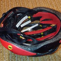 Каска за велосипед Giro, снимка 3 - Аксесоари за велосипеди - 40591953