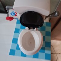 Игра Неприятности в тоалетната Hasbro, снимка 1 - Други - 44256268