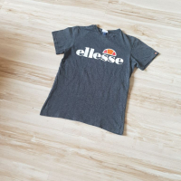 Оригинална дамска тениска Ellesse, снимка 2 - Тениски - 36336540
