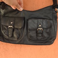 Дамска кожена чанта черна, снимка 2 - Чанти - 40079289