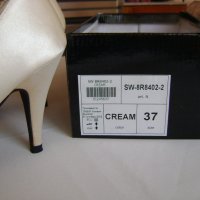 Дамски обувки, снимка 4 - Дамски обувки на ток - 40436908