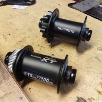 15х100 предна главина shimano, снимка 1 - Части за велосипеди - 41620378