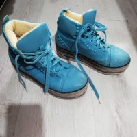Зимни обувки, снимка 3 - Дамски боти - 38940037