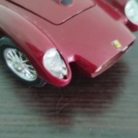 Голям Изцяло метален модел Ferrari TESTA ROSSA 1:18 , снимка 2 - Колекции - 40385102