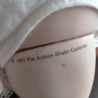 Кукла КОЛЕКЦИОНЕРСКА Ashton Drake 1993-1994 изцяло порцеланова, снимка 8 - Колекции - 41465700