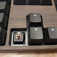 Mеханична клавиатура Varmilo VA104S Dragon Cherry MX Brown, снимка 3 - Клавиатури и мишки - 41577146