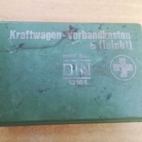 Стара немска аптечка за кола, снимка 1 - Аксесоари и консумативи - 34121798