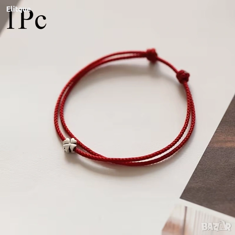 Червена гривна с детелина – символ на късмет и защита, снимка 1