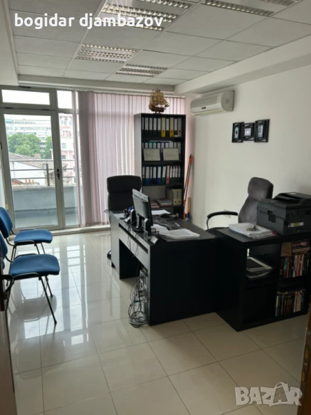 Офис в центъра, снимка 1