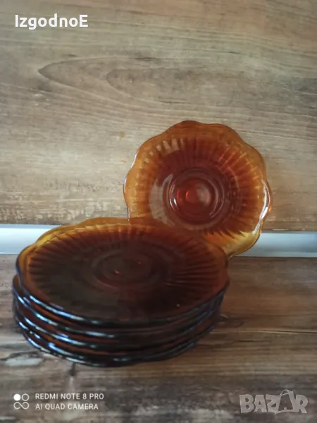 Соц сервиз чинии от цветно стъкло за торта, снимка 1