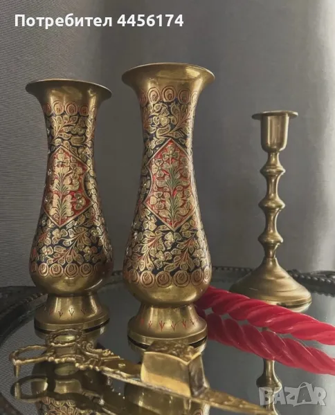 Месингова ваза Най-вероятно от Индия Ръчно резбована и оцветеня Височина-19.5 см и диаметър на горна, снимка 1