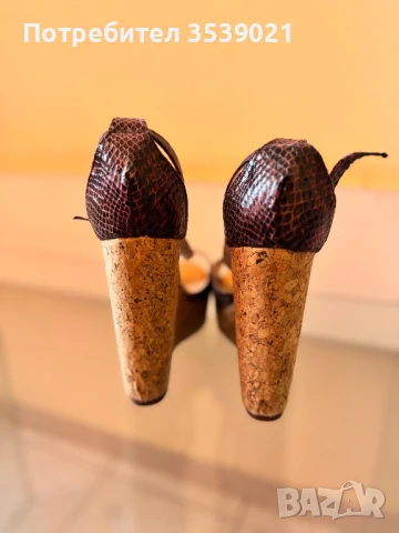 Чисто нови змийски платформи Gucci размер 39 , снимка 4 - Дамски обувки на ток - 50981341