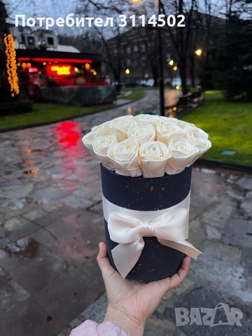 Елегантна кутия с 19 рози, снимка 5 - Подаръци за жени - 53588914