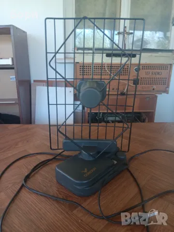 Немска стайна антена с усилвател, снимка 6 - Приемници и антени - 49974711