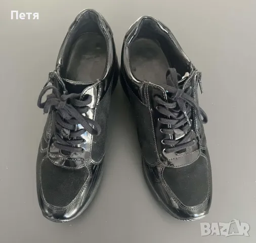 Черни спортни обувки