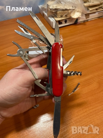 Тип Швейцарски джобен нож 32 в 1 мултифункционален, армейски мултитул, сгъваем тип,ножче инструмент, снимка 2 - Ножове - 31484785