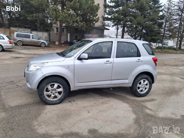 Daihatsu Terios 1.5 i 4x4, снимка 2 - Автомобили и джипове - 50983687