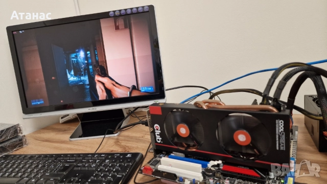 Club 3D HD 7970 royalQueen 3GB DDR5 384bit, снимка 10 - Видеокарти - 52482436