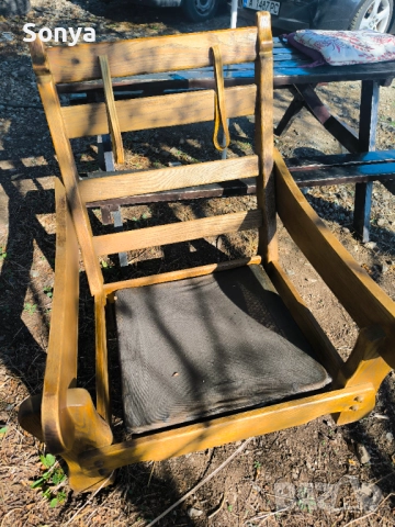 Масивни столове за градина 