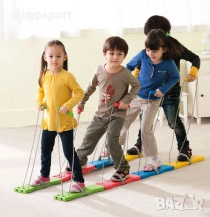 Комплект игра отборно ходене за 4 човека. Съдържа 4 чифта дъски с каишки