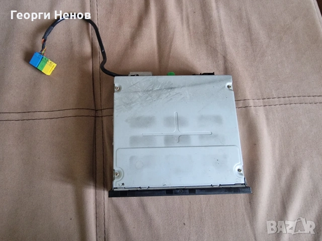 CD Changer VW (Голф 4, Бора, Пасат) - Работещ, снимка 2 - Аксесоари и консумативи - 53233990
