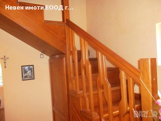 Триетажна монолитна къща кв. Асенов гр. Велико Търново, снимка 9 - Къщи - 21142902