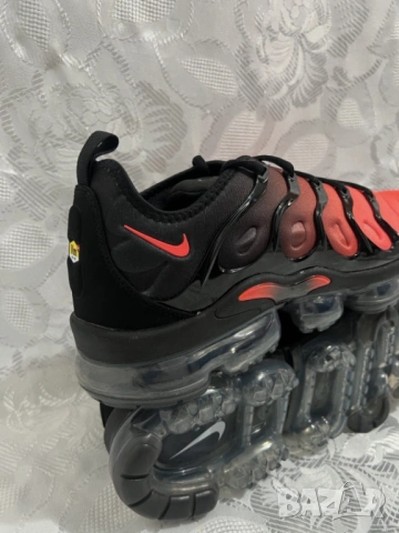 НОВИ: Nike Air VaporMax+, разм. 42.5, 100% оригинал, снимка 10 - Ежедневни обувки - 52395518