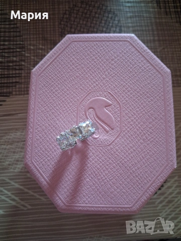 Обеца Swarovski , снимка 3 - Обеци - 53690830