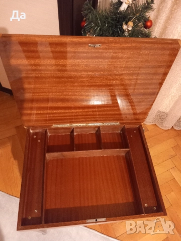 Музикална масичка с интарзия, снимка 4 - Антикварни и старинни предмети - 52875830