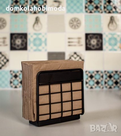 Метален салфетник с дървена основа. 12x6x11.5см, снимка 1 - Аксесоари за кухня - 41904128