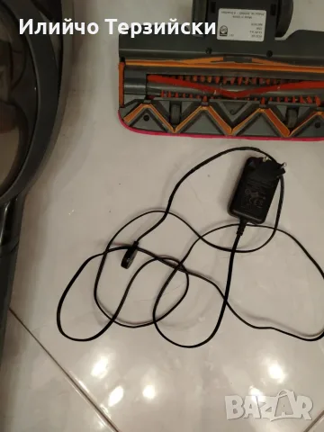 Вертикална безжична прахосмукачка Philips SpeedPro, снимка 5 - Прахосмукачки - 56135093